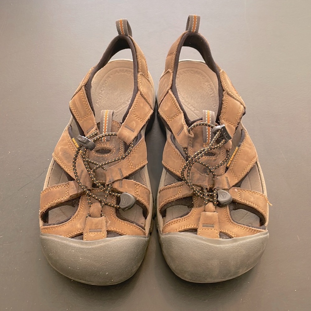 Leather keen sandals size 10